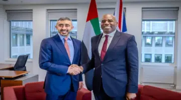 عبدالله بن زايد ونائب رئيس الوزراء البريطاني يبحثان تداعيات الاعتداءات الإيرانية (فيديو)